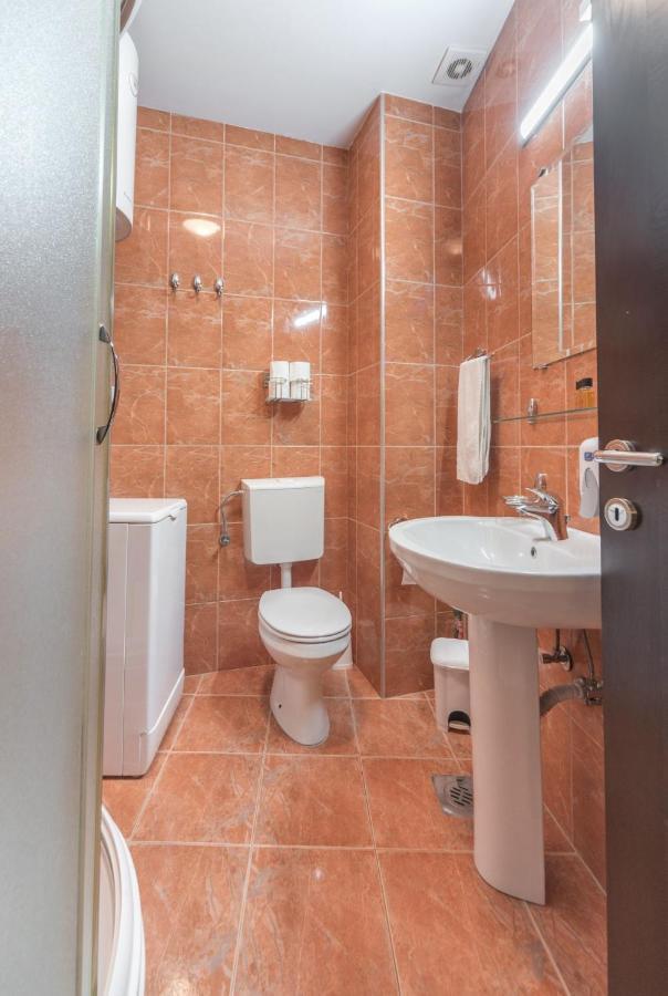 R Club Apartments Old Town Будва Экстерьер фото