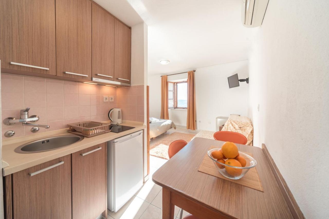 R Club Apartments Old Town Будва Экстерьер фото