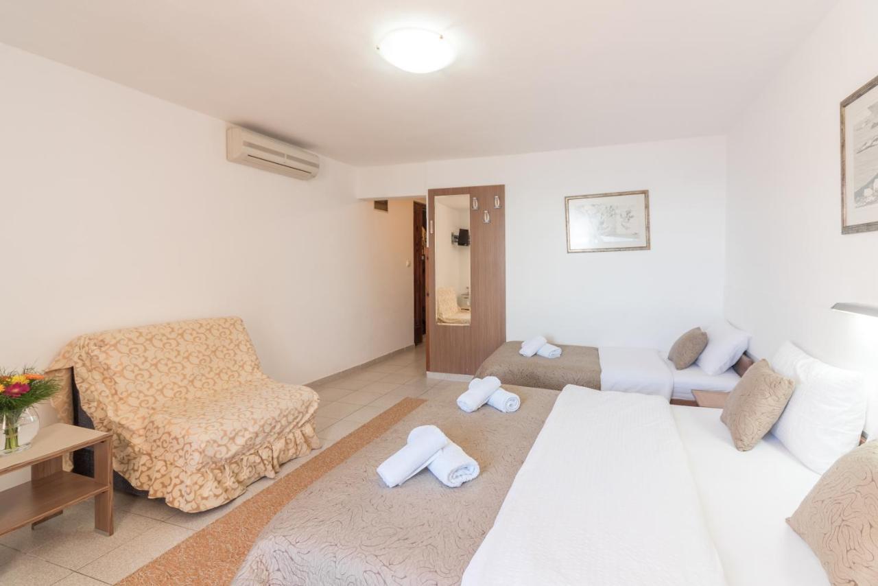 R Club Apartments Old Town Будва Экстерьер фото