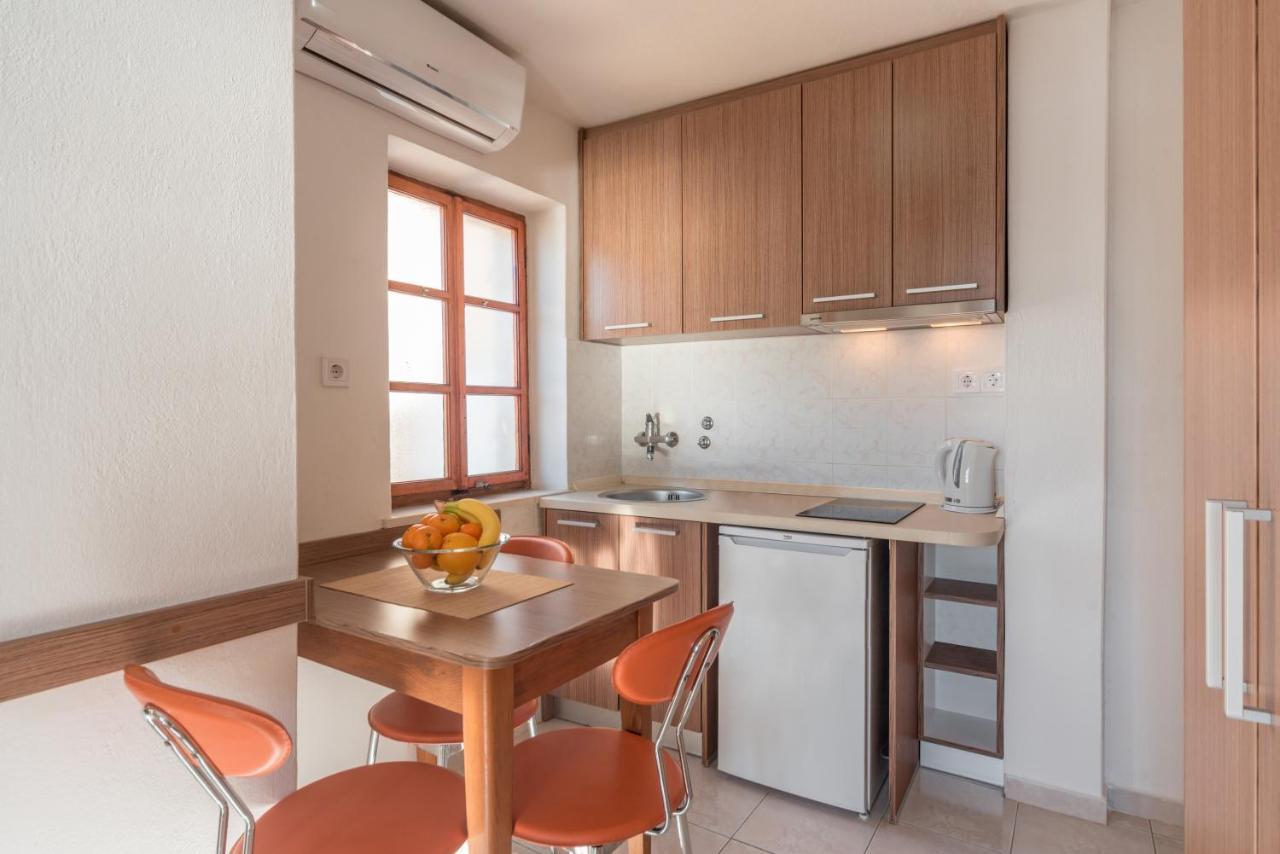 R Club Apartments Old Town Будва Экстерьер фото