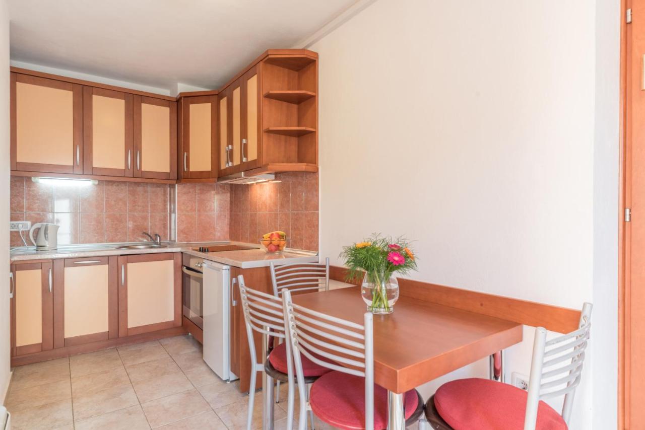 R Club Apartments Old Town Будва Экстерьер фото