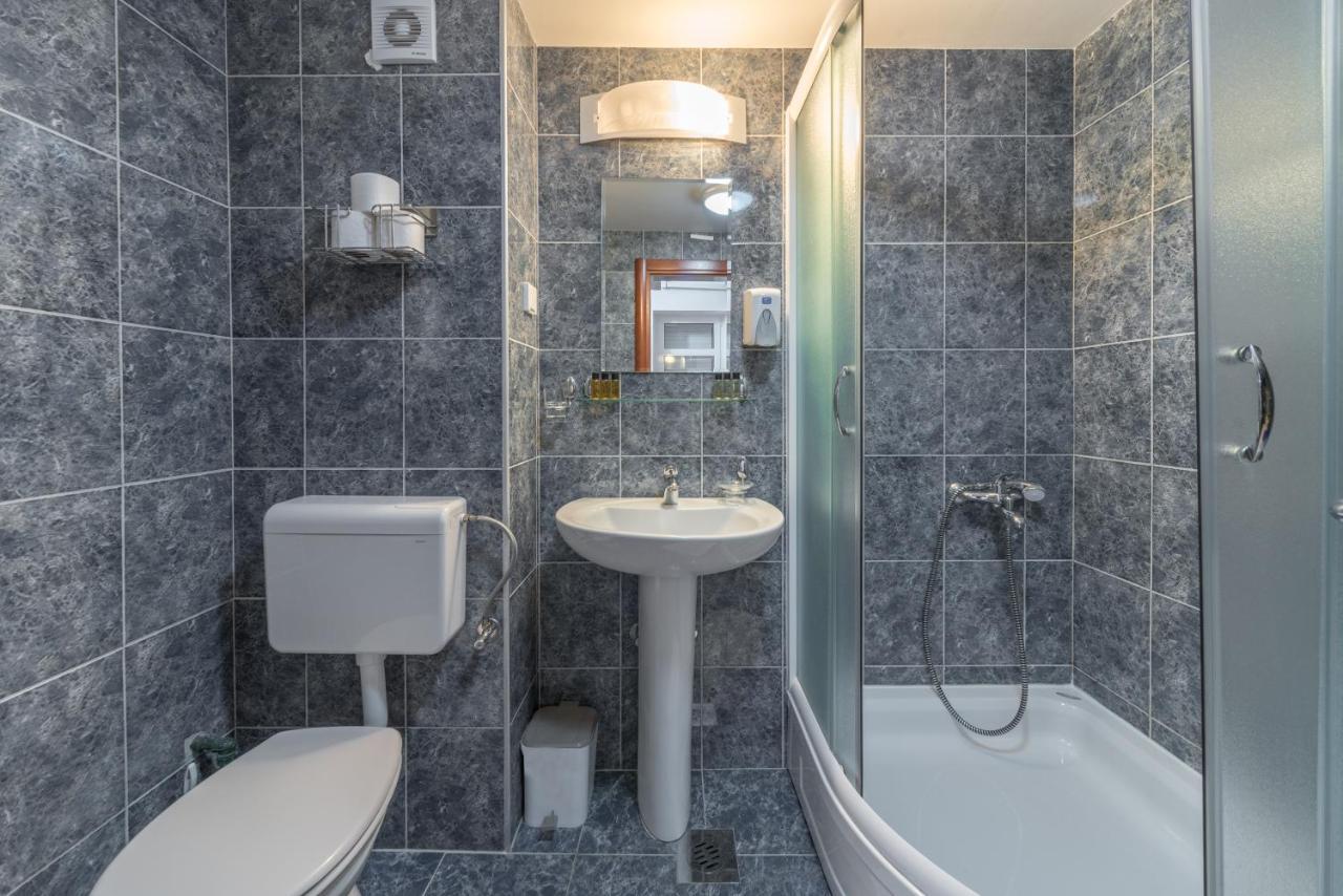 R Club Apartments Old Town Будва Экстерьер фото