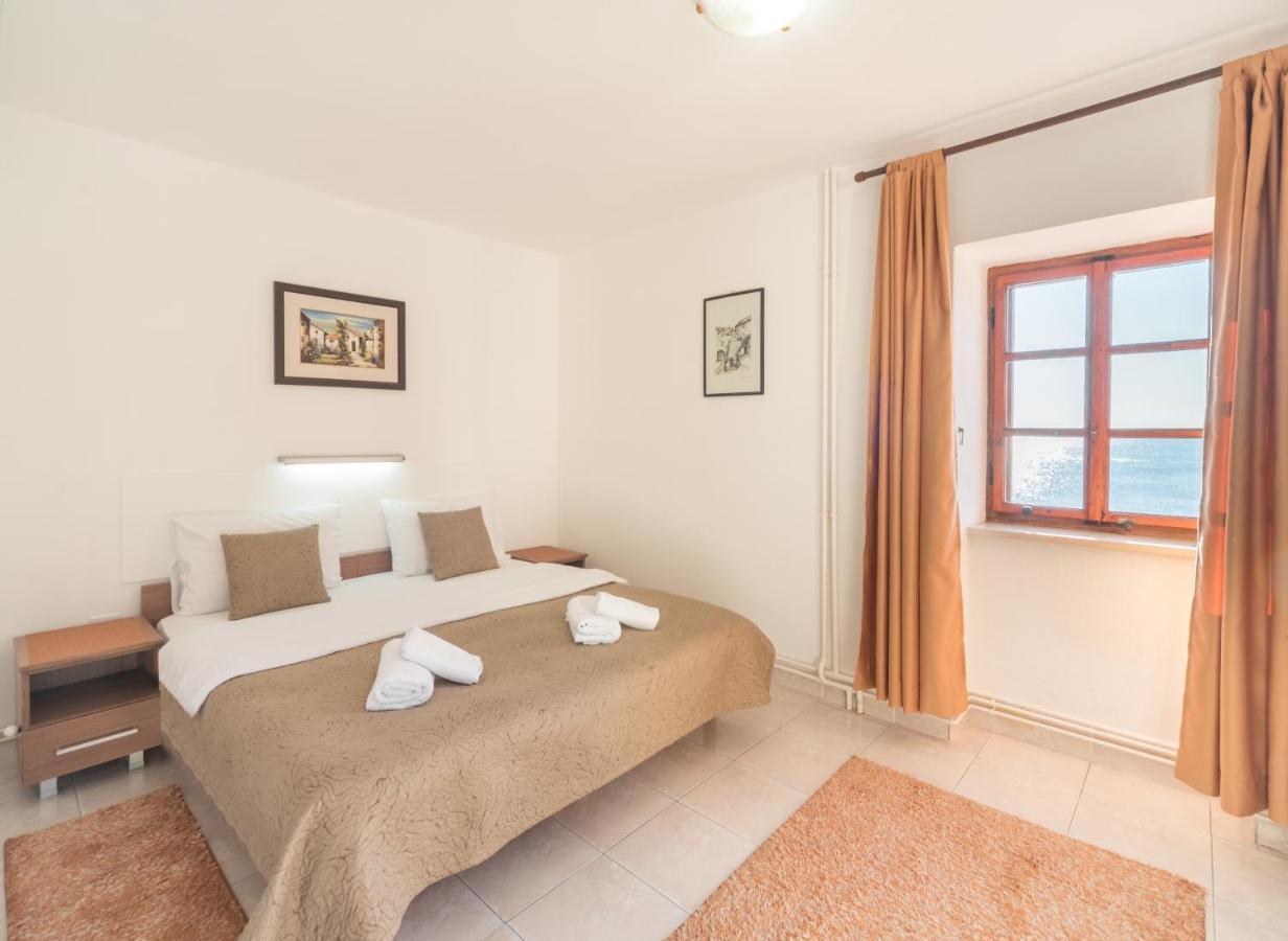 R Club Apartments Old Town Будва Экстерьер фото