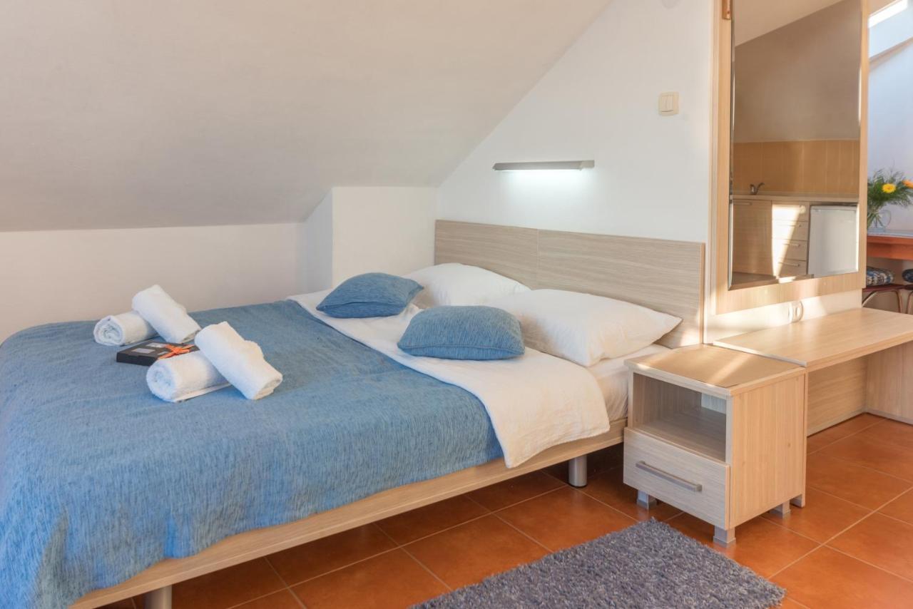 R Club Apartments Old Town Будва Экстерьер фото